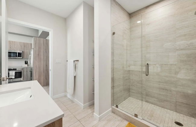 Modern Condo in Design District - Photo 53