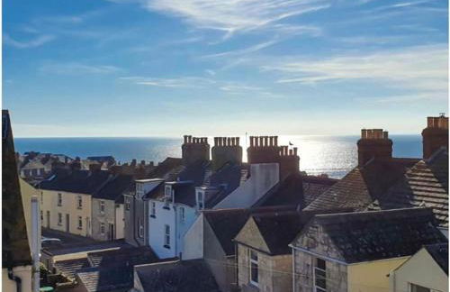 Dog Friendly Cosy Coastal Cottage with Sea Views - Photo 28