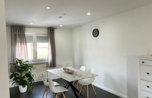 Elegante Apartment in Erftstadt mit Balkon, Zentral, Bahnhof nah, Phantasialand Brühl bei Cologne - Foto 27