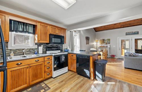 Little blue house on the lake - Photo 31