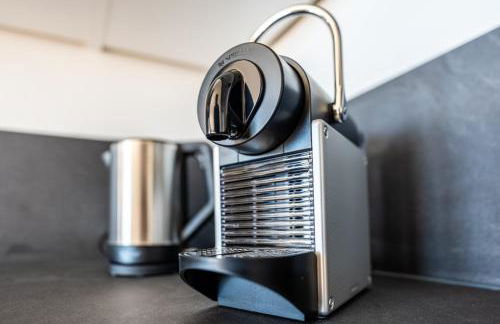 Hangar 19 Superior Apartment mit Terrasse und Garten H7W2 - Foto 9