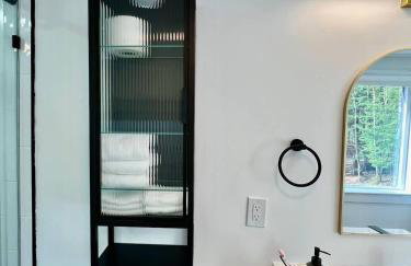 NEW cozy getaway near Mt Monadnock with hot tub - Foto 70