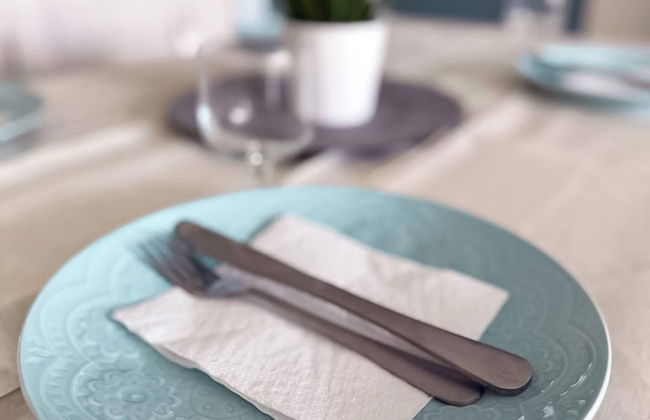 NEW Stunning Beachfront Condo at the Coral Beach - Foto 31