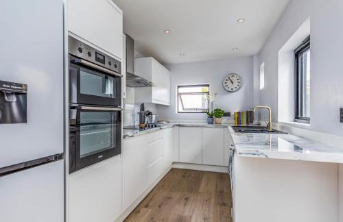 Delightful 2 Bed House a Stones Throw From Beach - Pass the Keys - Photo 2