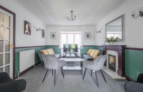 Spacious Home for 10 - Garage & Family Ready - Foto 7