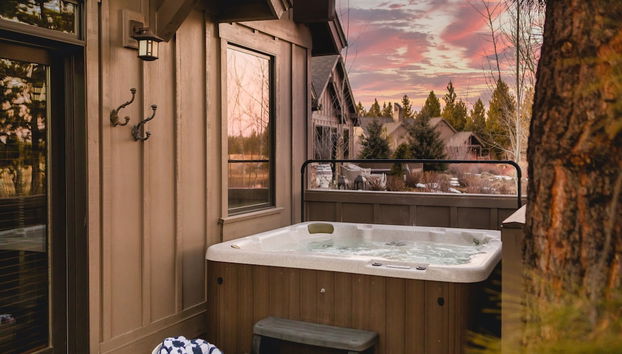 Klamath by Avantstay Gorgeous Mountain Home w Fire Pit Spa Lake Views - Foto 2, Habitación