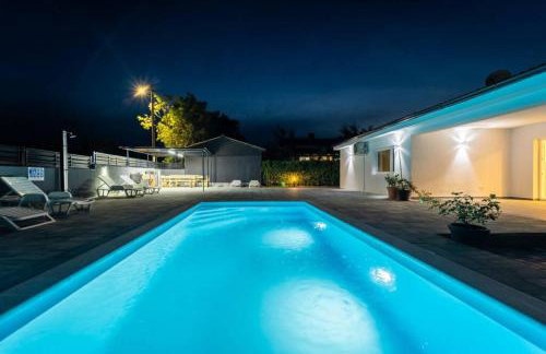 Villa Pavicini - with heated pool - Photo 25