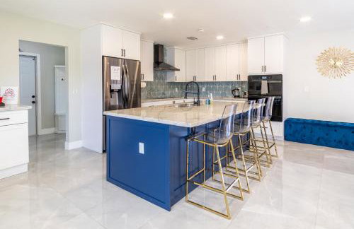 Hollywood Paradise Luxury 4BR 3BA Home and Outdoor Fun with Heated Pool - Foto 19