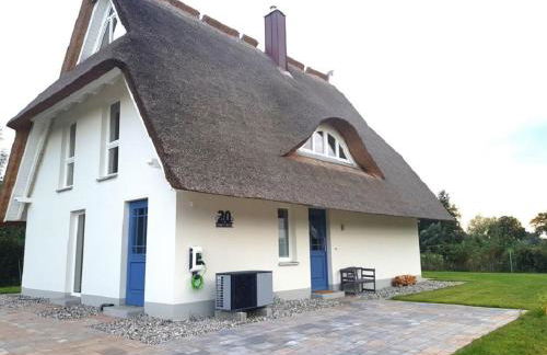 Reetsnacker - Ferienhaus mit Kamin, Sauna und Whirpool für 8 Personen - Foto 2