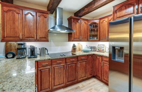 Deck and Game Room! Lakefront Blue Ridge Mtn Gem - Foto 13