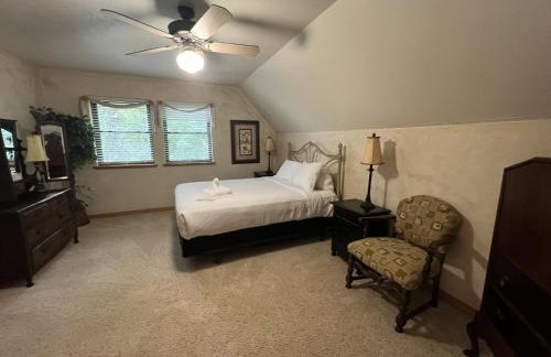 C18, Two bedroom, two bath log-sided loft Harbor North luxury loft cottage with hot tub cottage - Foto 14