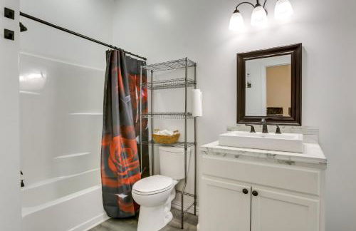 Unique Country Getaway in Angie with Covered Patio! - Foto 22