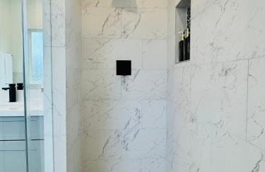 Colorful Dining Experience in Cozy Getaway - Foto 16