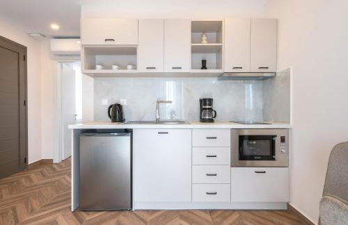 Alysos Luxurious Apartments - Photo 21