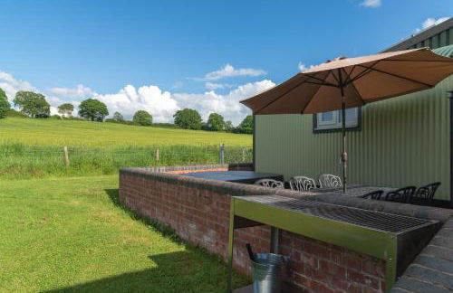 Shepherds View at Oaks Barn Farm Alcester with optional paid for Hot tub - Photo 6