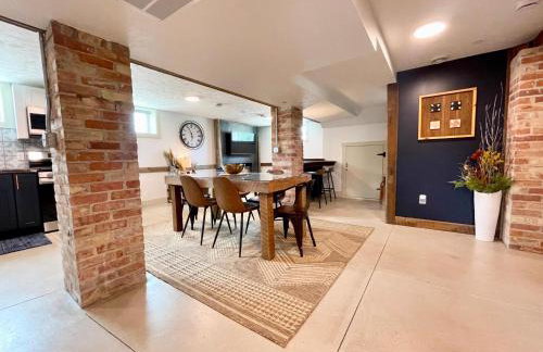 Historical Boiler Maker - Downtown Muskegon - Foto 18