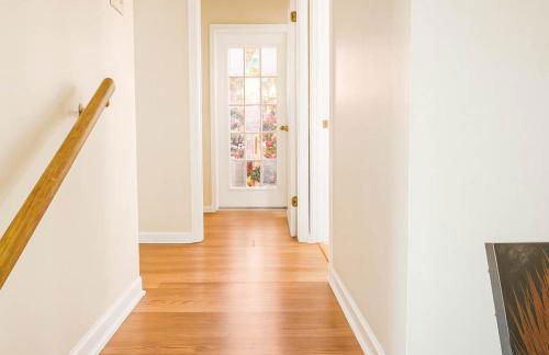 Soulard 2BR Balcony Free Parking Walk to Dining - Foto 16