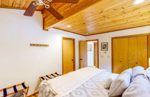 Hot Tub, Lake Views! All-Season Hinsdale Haven - Foto 18