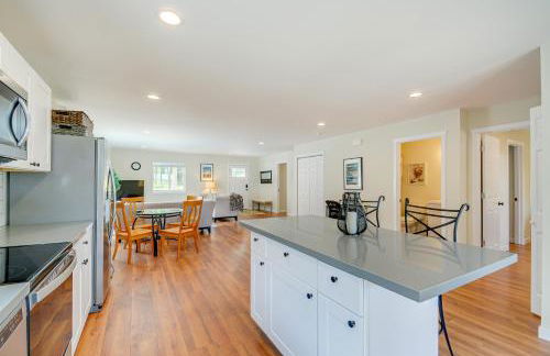 Westport Vacation Rental with Private Hot Tub! - Foto 10