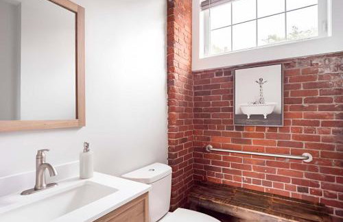 Jennifer's Historic Riverfront Loft City Views - Foto 26