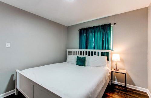 Spacious family home in Littleton with fenced yard - Foto 14