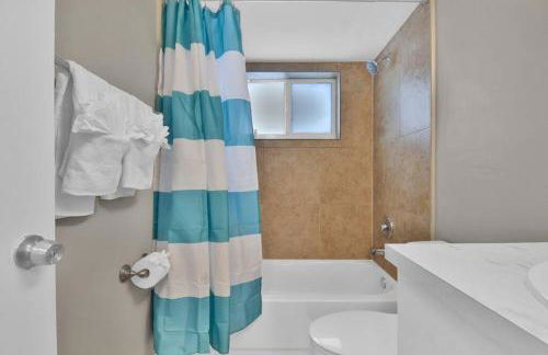 Stylish Hideaway Pool Downtown Boca - Photo 14