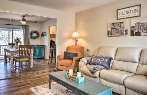 Lakefront Gem with Screened Porch and Game Room! - Foto 6