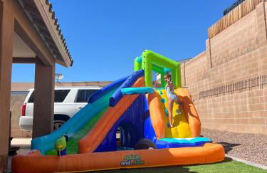 King Bed - Hot Tub, 3 Queens, Home away from home - Foto 20