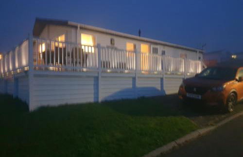 3-Bed Lodge with SeaView-Fireplace-Garden-FreeP - Photo 22