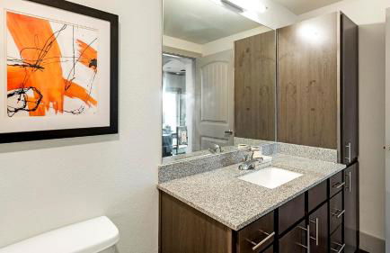 Landing Amazing 1BD Courtyard Pool - Photo 17