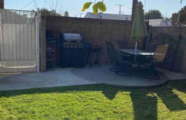 Pool Front Romantic Getaway withPrivate Entry - Foto 36