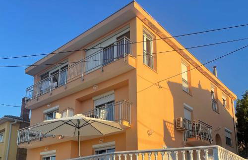 Moro Vrbnik - Foto 1