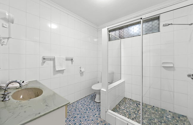 Koala Court Holiday Apartments - Photo 46