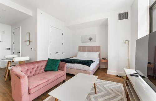 Modern Studio Oasis with High End Amenities - Photo 7