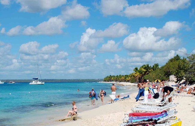 Explore Catalina Island and Altos de Chavon - Full-Day Tour - Foto 4