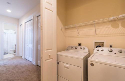 Luxury Townhouse Minutes from Beach and Downtown - Foto 23