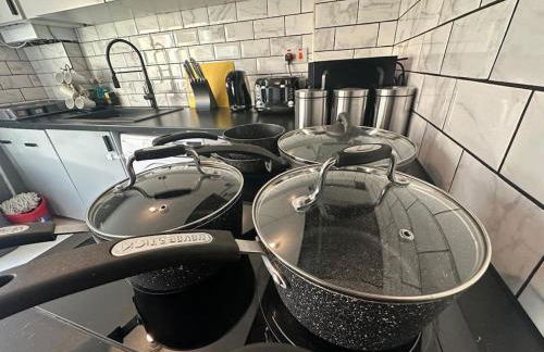 Indulgent Cozy 2 BR Home - Foto 6