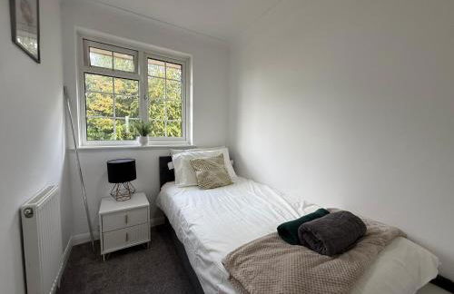 Newbury House Long Stays Free Parking and Wifi - Foto 13