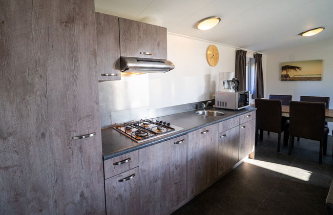 Pavilion 5 - Photo 4