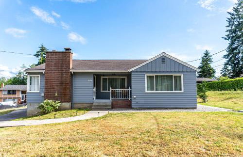 Spacious 5B2B home 5 min to airport with AC, Game Room, WiFi, Parking - Photo 27