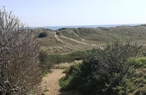 Sea View Holiday Chalet, access to sandy beach - Pets go free - Foto 13