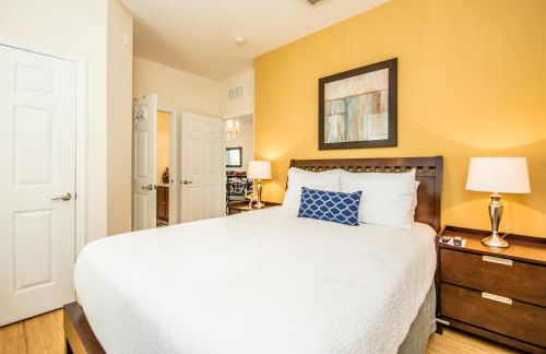 Luxurious Condo w Modern Design, near Disney - Foto 16