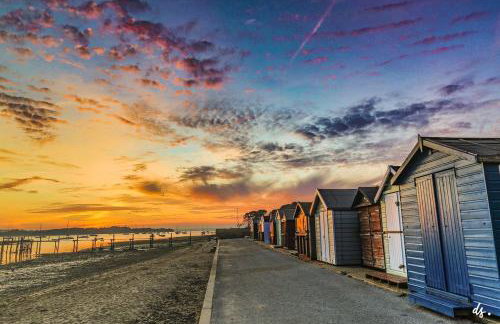Quayside Home with Seperate Bar and optional access to Beach Hut - Foto 47