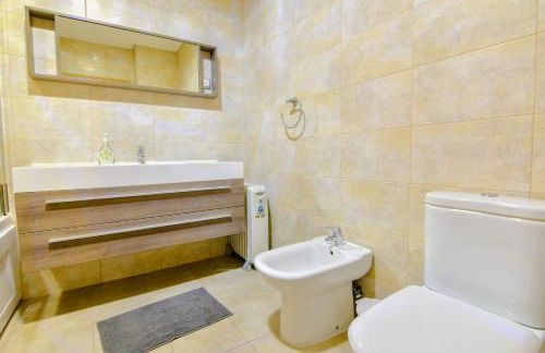 Stunning Villa with Pool - Foto 13