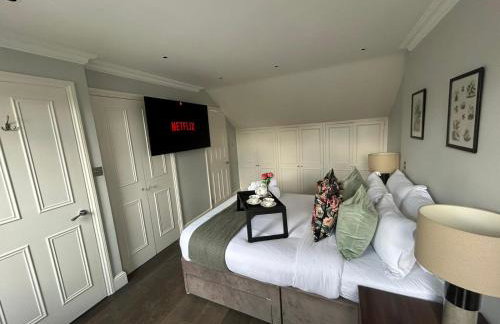 Beautiful and spacious 2 bed, 2 bath apartment bordering Fulham and Chelsea - entire apartment with private entrance - Foto 17