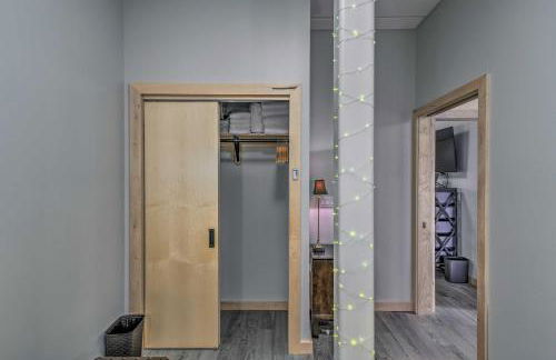 Modern Downtown Apt - Walk to Parks and Cafes! - Photo 21