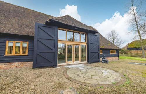 Dorney,Windsor Family Getaway with Hot Tub - Photo 19