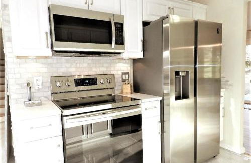 5 bedrooms with 4 Full Bath Fire Pit BBQ and Plush Amen on 1 2 acre - Photo 23