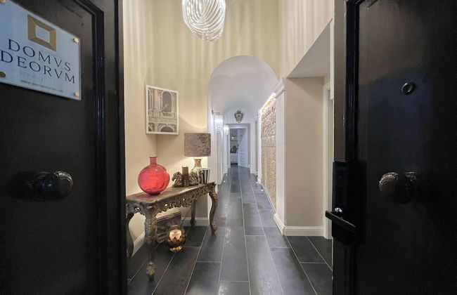 Domus Deorum - Foto 2