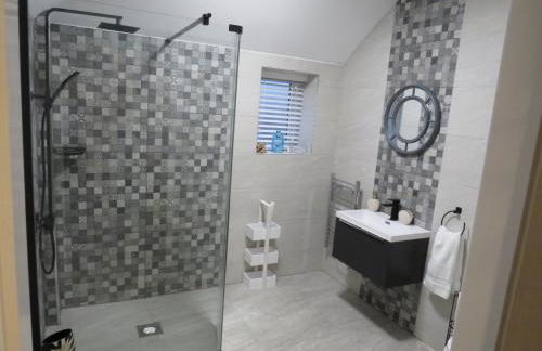 The Stables At Eastmoor Farm Large Luxury 2 Bed Cottage with Big Family Bedroom Dog Friendly Secure Gardens and Free Parking Free WiFi - Foto 14